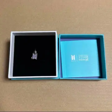BTS x STONEHENgE 스톤 로고참
