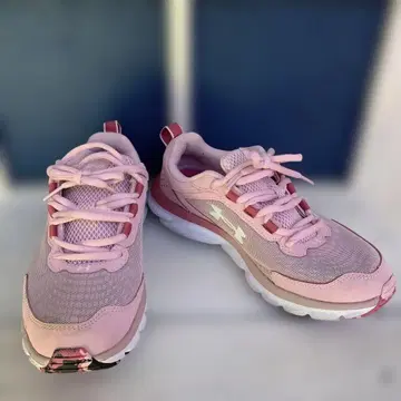 언더 아머 핑크 러닝화