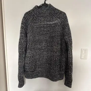 플랜 C 립 니트 스웨터