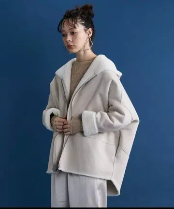 새상품 루이스팜 페이크 무스탕 리버서블 후드코트