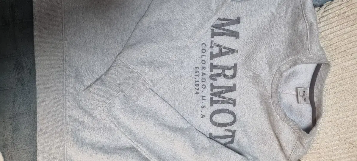 Marmot sweatshirt gray size 100