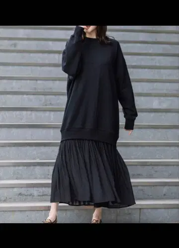 Munich 쭈리 x 조젯 맨투맨 원피스 블랙