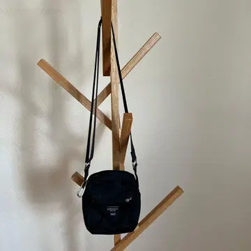 마리메꼬 로디 CASH&CARRY