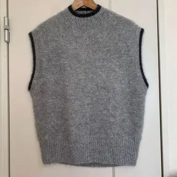 새상품 UNITED ARROWS 폭스 캐시미어 니트 베스트 애로우즈