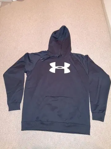 언더아머 후드 부착 후드티