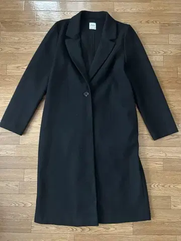 ZARA 블랙 체스터 코트 M 사이즈