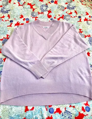 윔 가젯 V넥 니트