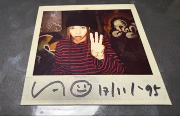 우아 UA 친필 사인 폴라로이드