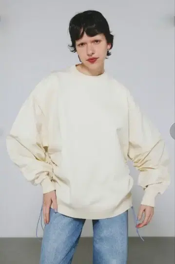 벌룬 슬리브 맨투맨 크림색