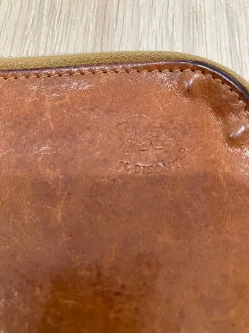 IL BISONTE  비손테 L자 지퍼 지갑