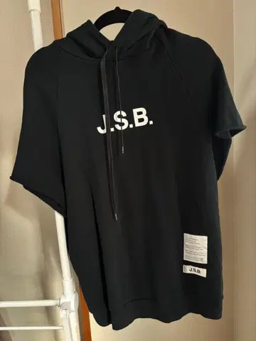 J.S.B. 블랙 후디