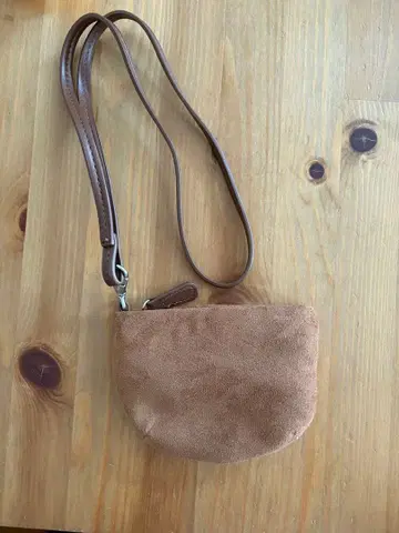 ARULLE 스웨이드 미니 스트랩 백