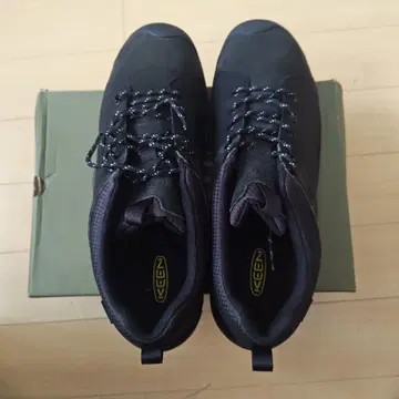 [ 미사용 새상품 ] KEEN 방수 아웃도어 신발 블랙 32cm