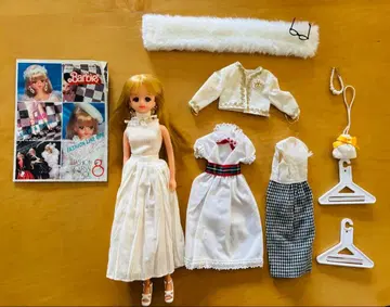 바비 인형 화이트 드레스 '84 옷 갈아입기 드레스 세트