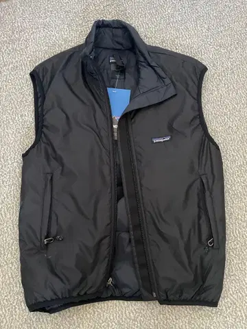 patagonia 블랙 퍼프볼 베스트 사이즈 XS 미사용 택 포함