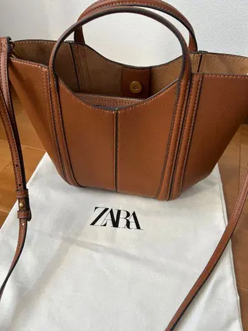 새상품급 ZARA 스티치 미니 시티백