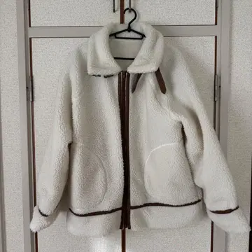 보아 자켓 브라운 x 화이트