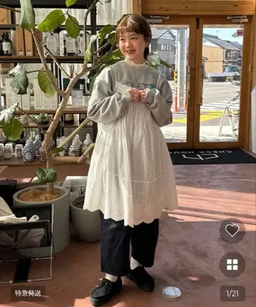 nugu foreur 턱 레이스 미니 슬리브리스 원피스