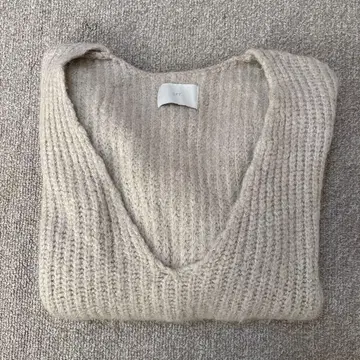 CFT. V넥 니트 스웨터 긴팔