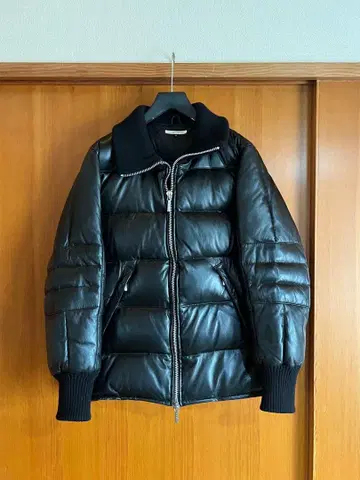 RED MOON 블랙 다운 자켓 40