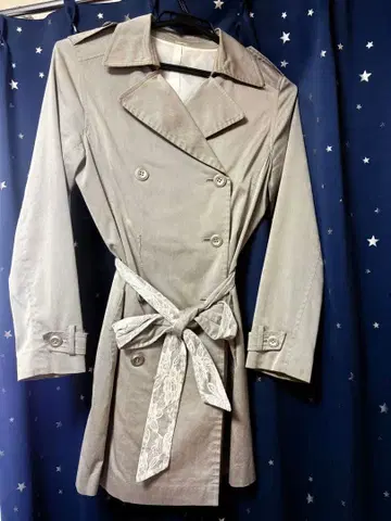 레이스 벨트 포함 트렌치코트