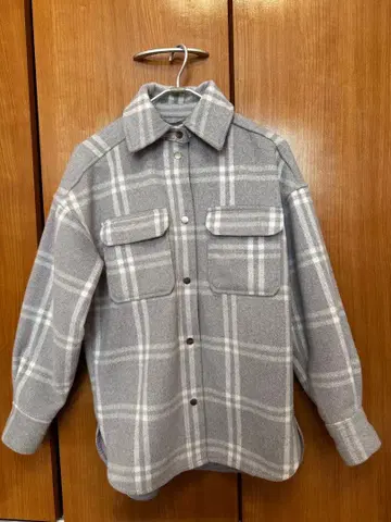 H&M 체크 무늬 아우터 그레이