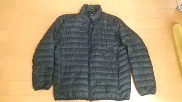 유니클로 울트라 라이트 다운 XL 데미지 있음