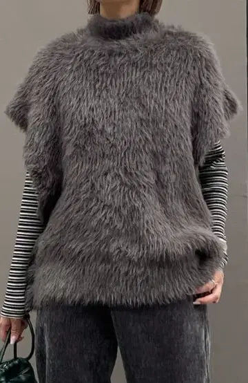 Audrey and John Wad 케이프&베스트 2WAY 샤기 니트