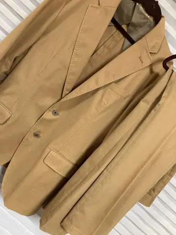 셋업 카멜 로페 수트