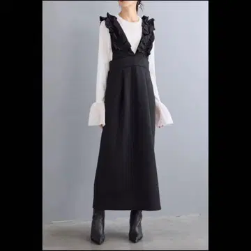 이소재 프릴 숄더 점프 스커트 frene 프라네 같은 형태