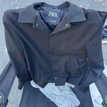 ZARA 블랙 테일러드 자켓