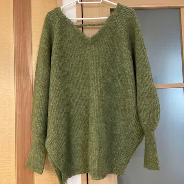 kastane 올리브 그린 V넥 니트 긴팔