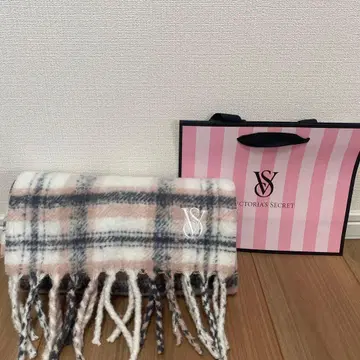 빅토리아 시크릿 체크 무늬 머플러 x 미사용 x 쇼핑백 포함