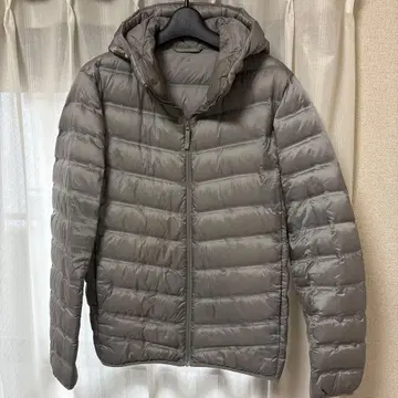 그레이 후드 부착 다운 자켓