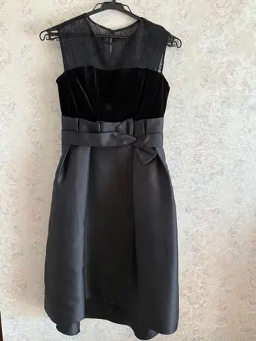 포멀 드레스. 결혼식 드레스