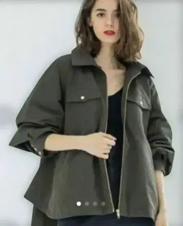 엠마 테일러 프릭스스토어 별주 밀리터리 플레어 블루종