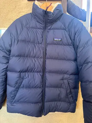 Patagonia 네이비 리버서블 사이런트 다운 S