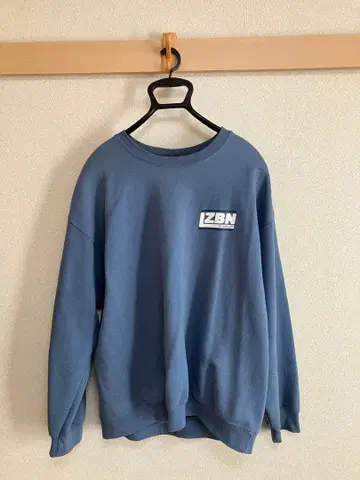 LZBN MILK SLANT CREWNECK 인디고