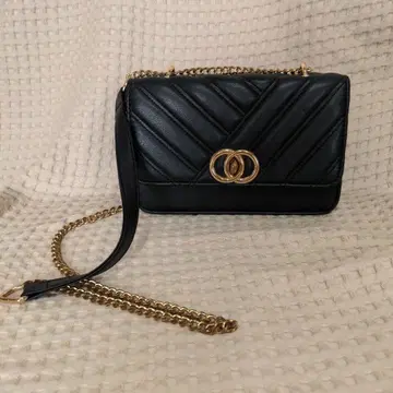 블랙 퀼팅 숄더백