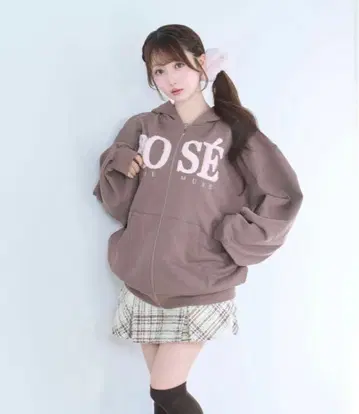 로제 뮤즈 Fur logo zip 후드티 미사용 새상품