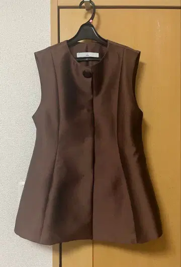 티아라 이번 시즌 페르라무 베스트 브라운