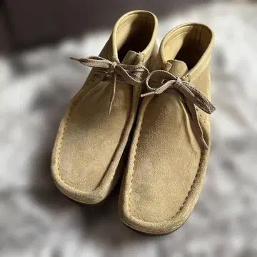 Clarks Wallabees 베이지 왈라비