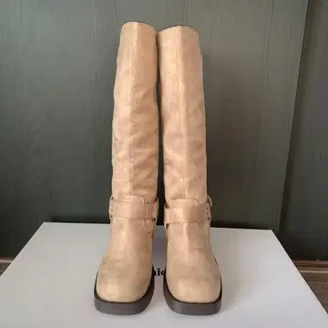 새상품 [ Chico ] 엔지니어 부츠 베이지 스웨이드 M