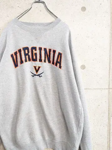 풋락커 맨투맨 XL 버지니아 대학 자수