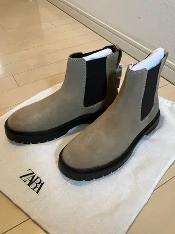 ZARA 가죽 사이드 고어 부츠 통굽