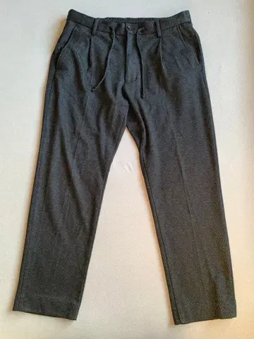 다크 그레이 슬랙스 베이크루즈