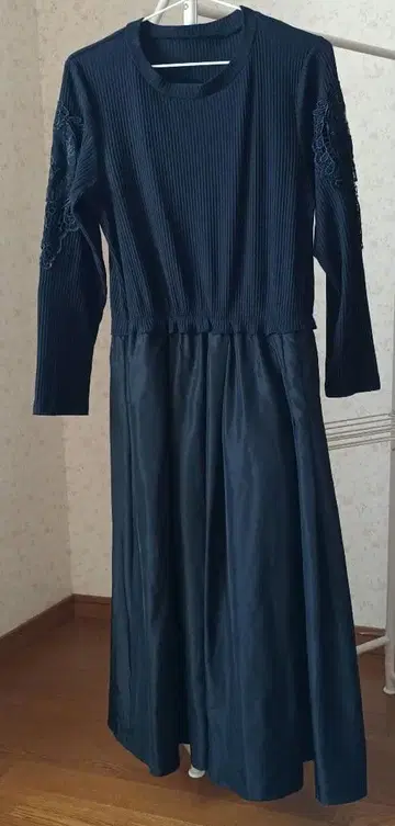 블랙 긴팔 티셔츠 원피스