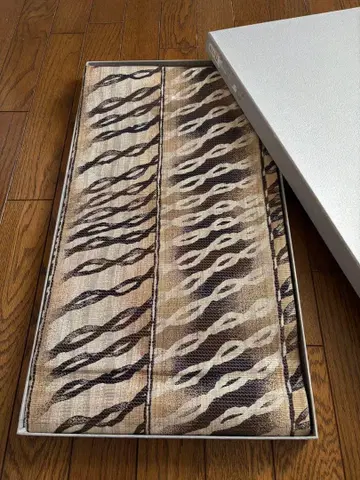 모던한 하카타 오리 후쿠로 오비 (증지 부착)