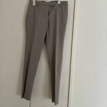 그레이 테이퍼드 슬랙스