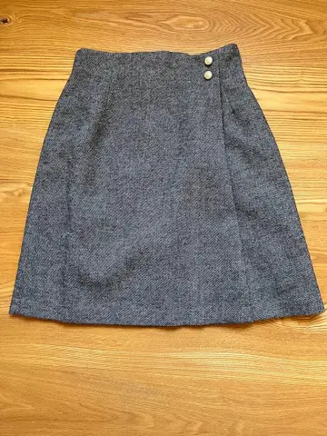 메카루제 랩 스타일 골드 버튼 미니 스커트